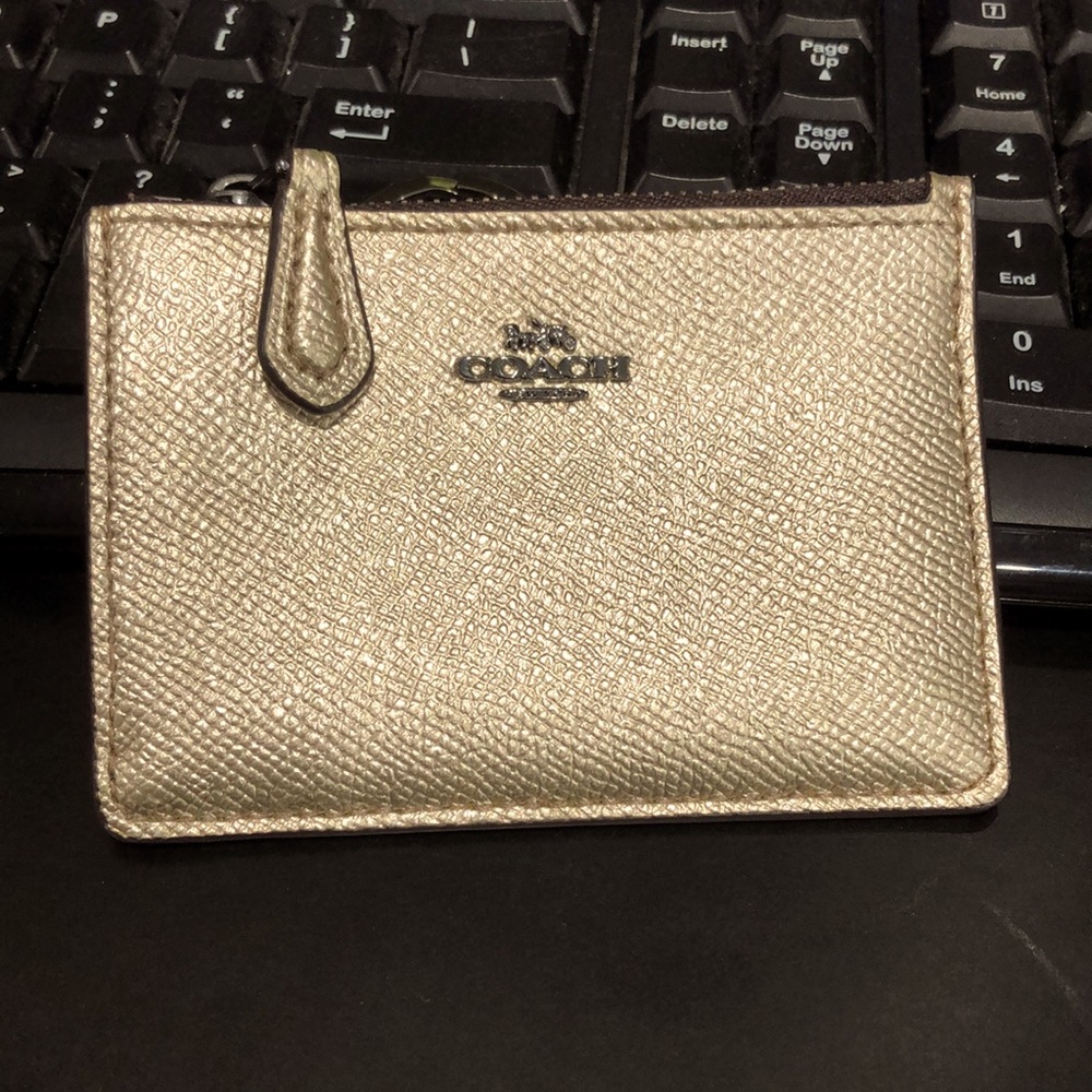 Coach ID Gold